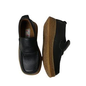 90s - 00s AiTaoQi black slip on crepe sole shoes . kids size Euro 32 / US 1